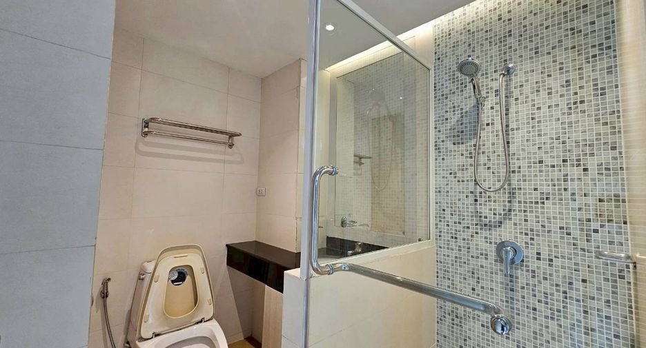 For rent 3 ベッドルーム condo in Watthana, Bangkok