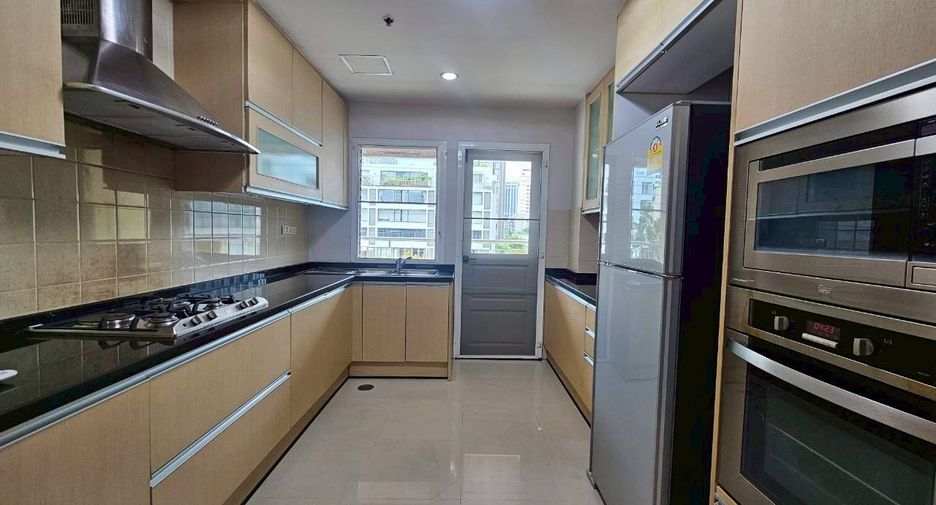 For rent 3 ベッドルーム condo in Watthana, Bangkok