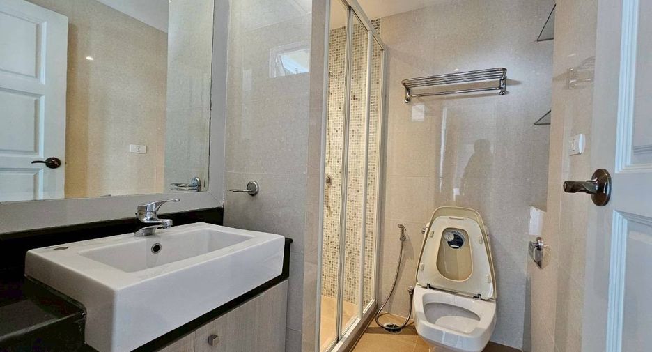 For rent 3 ベッドルーム condo in Watthana, Bangkok