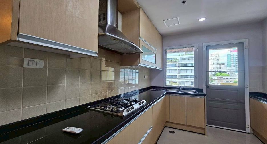 For rent 3 ベッドルーム condo in Watthana, Bangkok