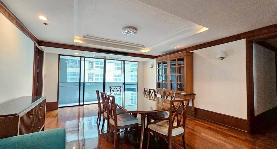 For rent 3 bedrooms condo in Watthana, Bangkok