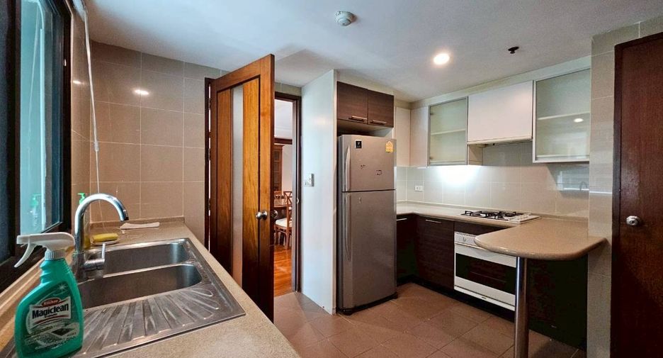 For rent 3 bedrooms condo in Watthana, Bangkok