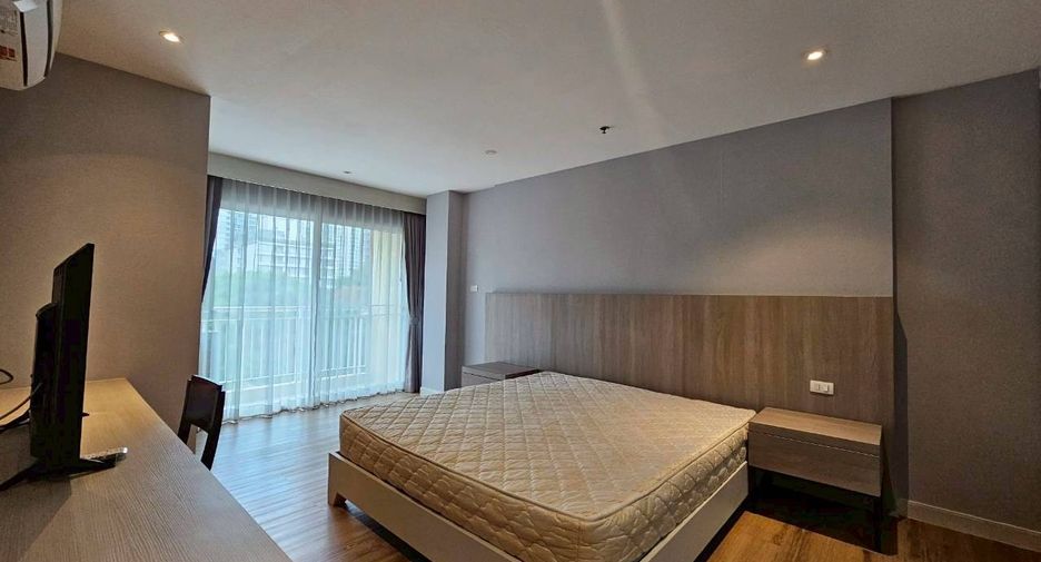 Condo en alquiler de 3 habitaciones en Watthana, Bangkok