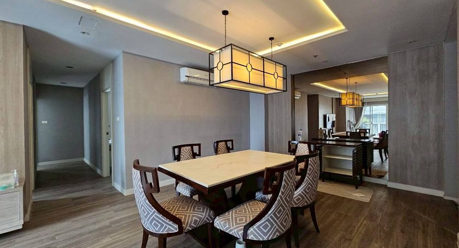Condo en alquiler de 3 habitaciones en Watthana, Bangkok