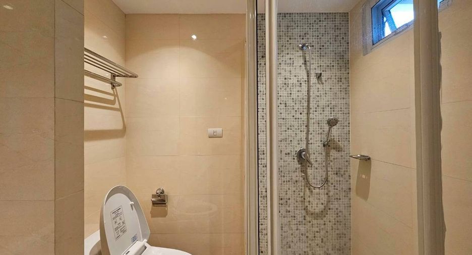 For rent 3 ベッドルーム condo in Watthana, Bangkok