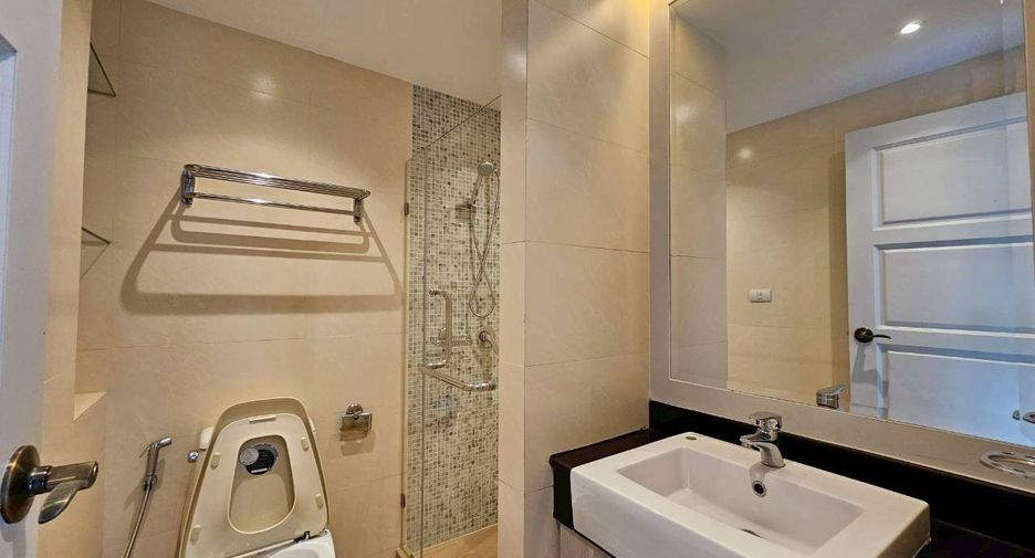 For rent 3 ベッドルーム condo in Watthana, Bangkok