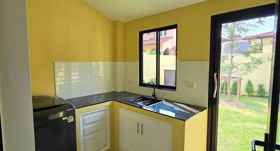 For rent 3 bedrooms villa in Huay Yai, Pattaya