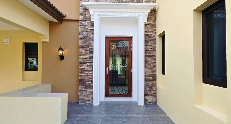 For rent 3 bedrooms villa in Huay Yai, Pattaya