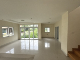 Casa en venta de 4 habitaciones en Si Racha, Chonburi