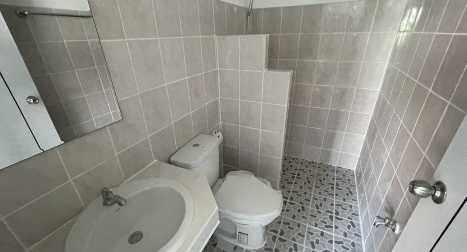 For sale 3 bedrooms townhouse in East Pattaya, Pattaya