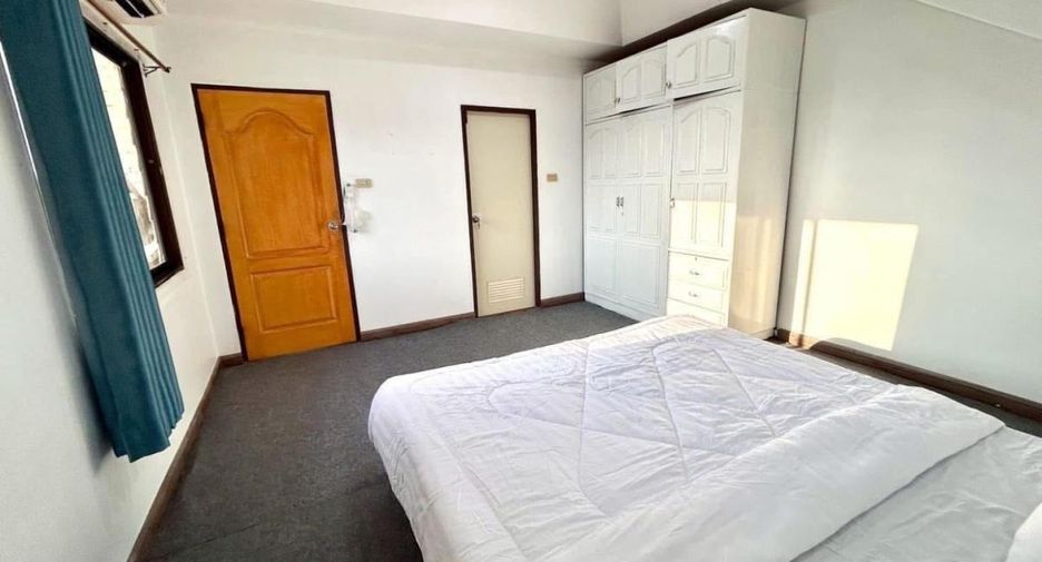 For rent 4 bedrooms villa in Jomtien, Pattaya