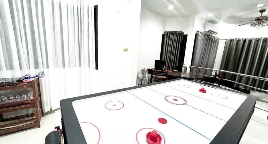 For rent 4 bedrooms villa in Jomtien, Pattaya