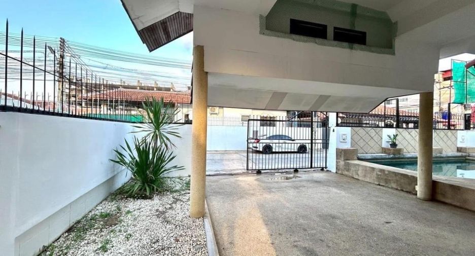 For rent 4 bedrooms villa in Jomtien, Pattaya