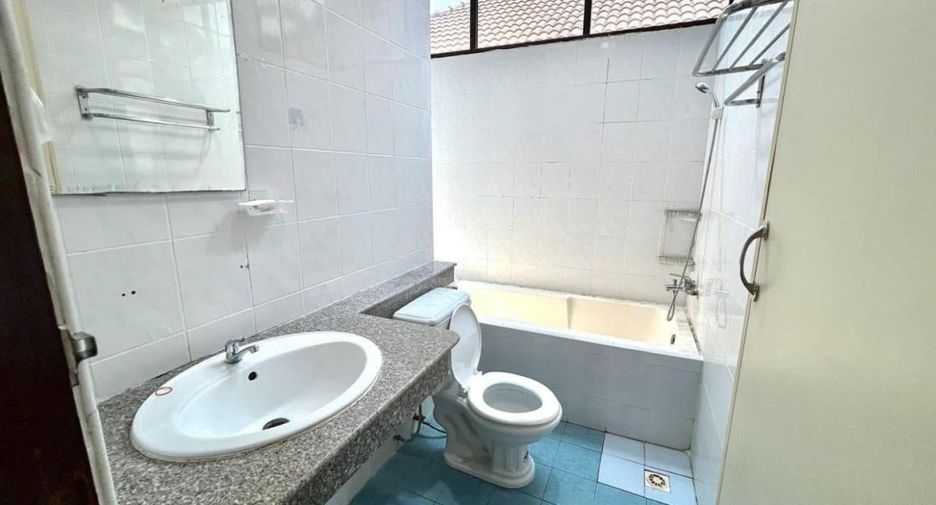 For rent 4 bedrooms villa in Jomtien, Pattaya