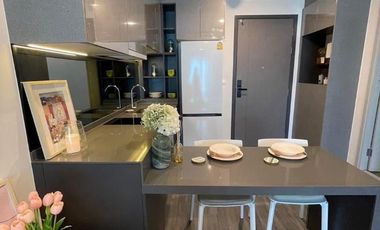 For rent 2 bedrooms condo in Bang Rak, Bangkok