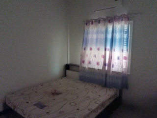 À vendre 1 chambre maison de ville à Pluak Daeng, Rayong