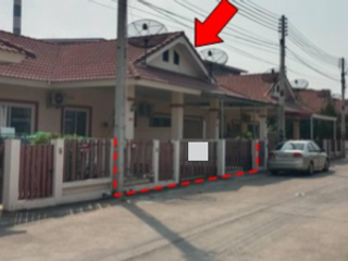 À vendre 1 chambre maison de ville à Pluak Daeng, Rayong