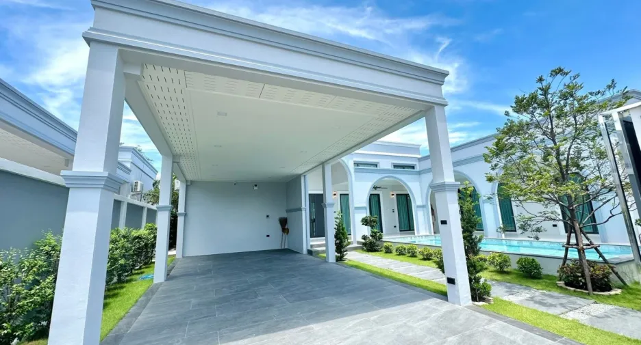 For sale 4 bedrooms villa in East Pattaya, Pattaya