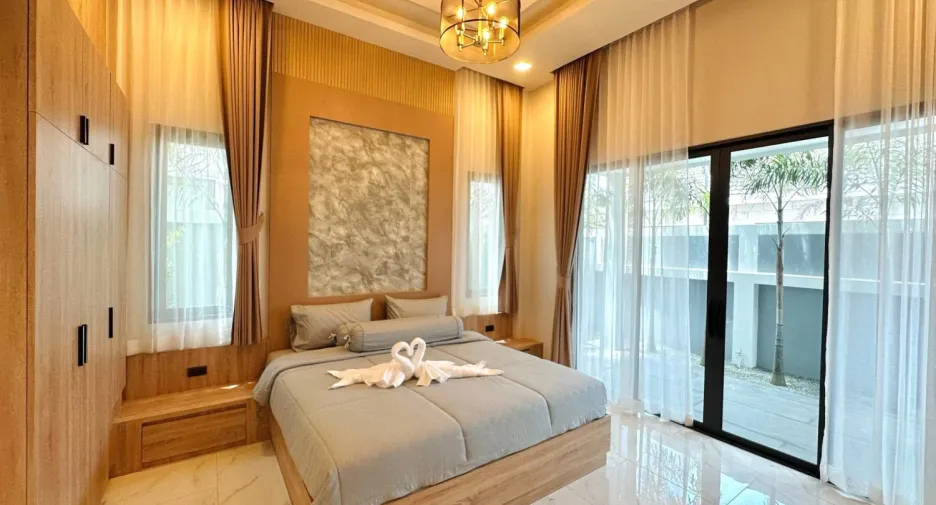 For sale 4 bedrooms villa in East Pattaya, Pattaya