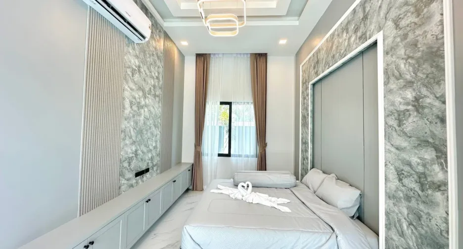 For sale 4 bedrooms villa in East Pattaya, Pattaya