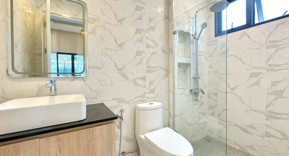 For sale 4 bedrooms villa in East Pattaya, Pattaya
