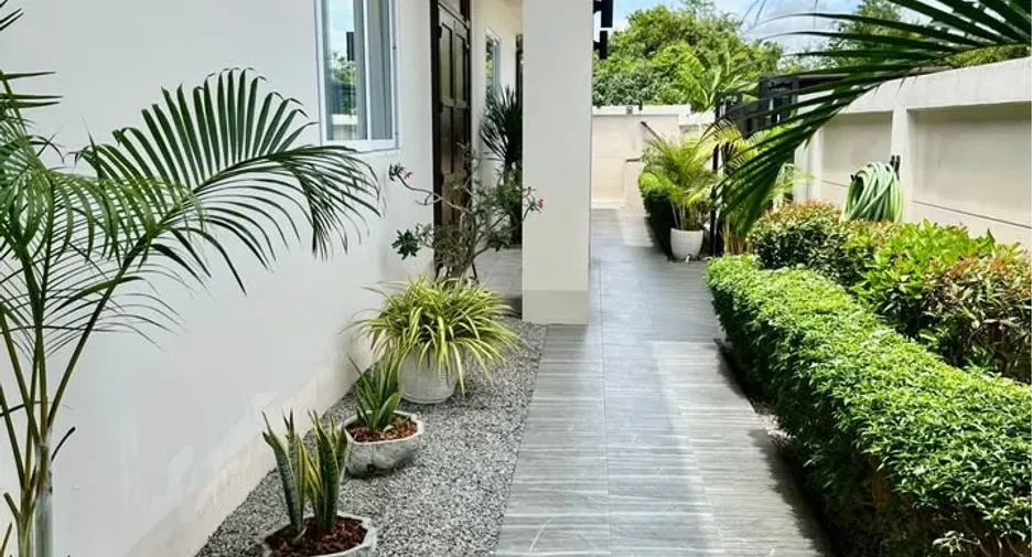 Villa zum Kauf mit 6 Zimmer in Huay Yai, Pattaya