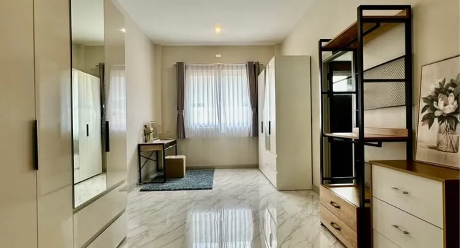 For sale 6 bedrooms villa in Huay Yai, Pattaya