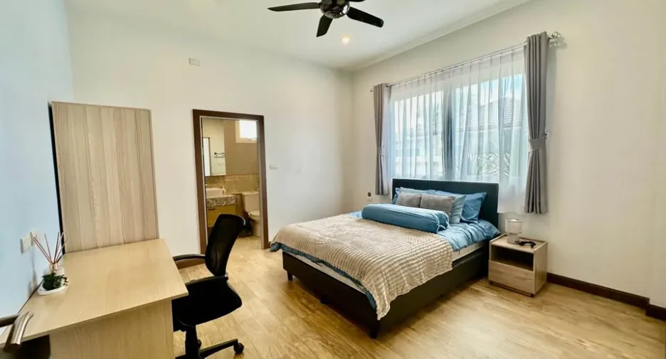 For sale 6 bedrooms villa in Huay Yai, Pattaya
