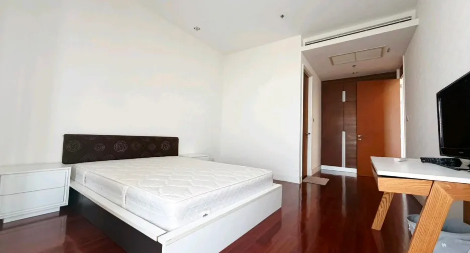 For rent 2 bedrooms condo in North Pattaya, Pattaya