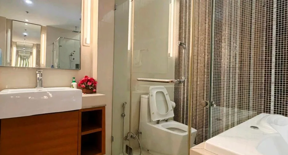 For rent 2 bedrooms condo in North Pattaya, Pattaya