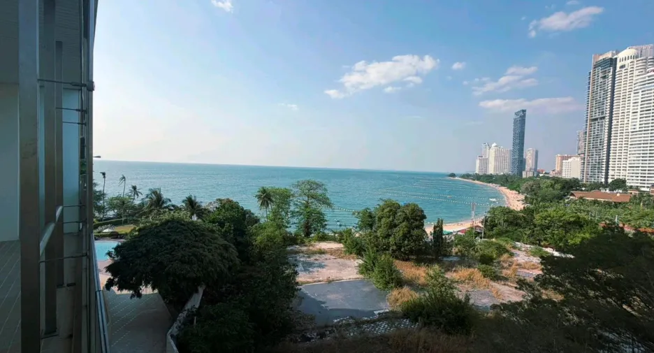 For rent 2 bedrooms condo in North Pattaya, Pattaya