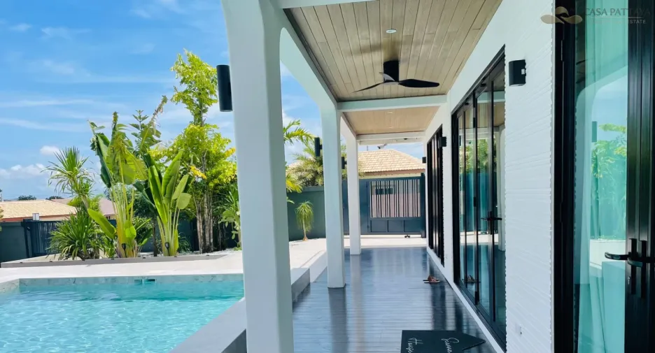 For rent 4 bedrooms villa in Huay Yai, Pattaya