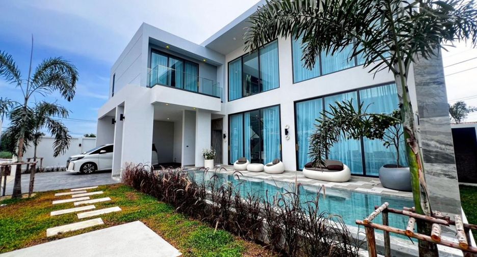 For sale 3 bedrooms villa in Bang Saray, Pattaya