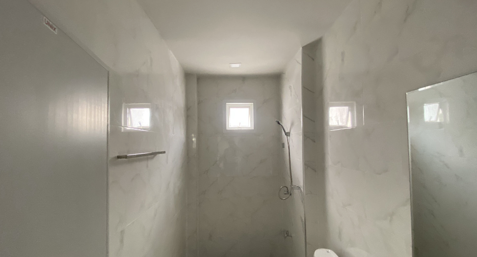 For sale 3 bedrooms house in Warin Chamrap, Ubon Ratchathani