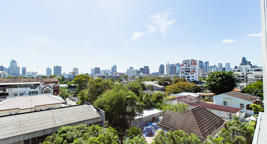For sale 1 bed condo in Watthana, Bangkok