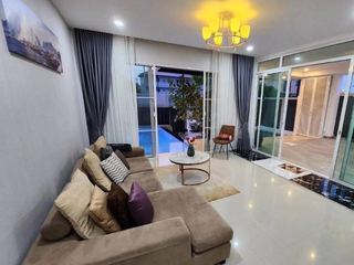 Villa en venta de 5 habitaciones en Bang Lamung, Chonburi