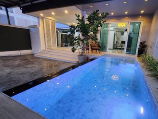 Villa en venta de 5 habitaciones en Bang Lamung, Chonburi