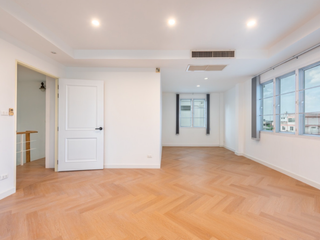 Oficina en venta en Lat Phrao, Bangkok