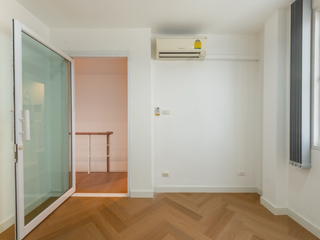 Oficina en venta en Lat Phrao, Bangkok