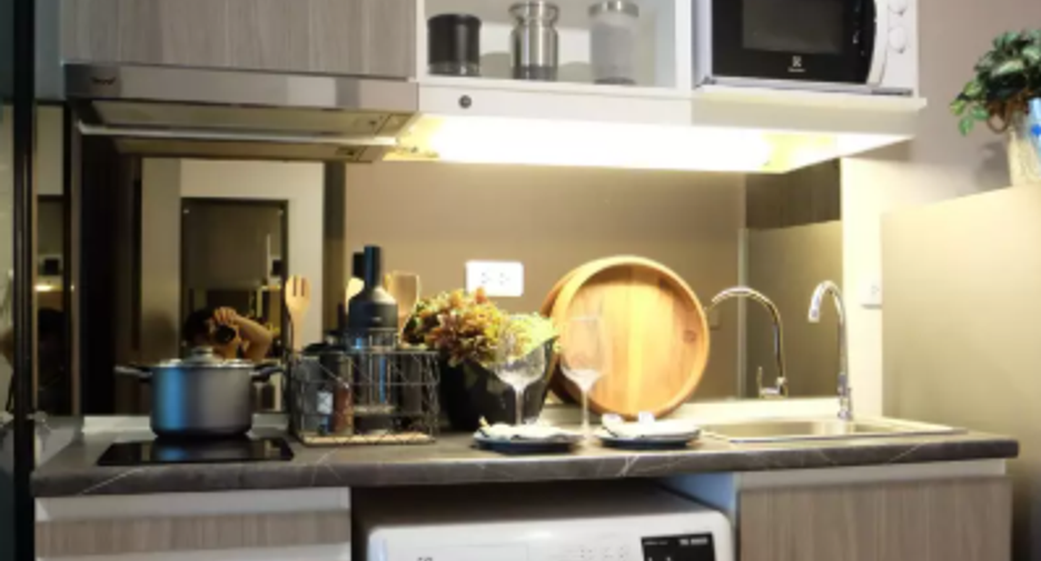 For sale 1 bed condo in Mueang Samut Prakan, Samut Prakan