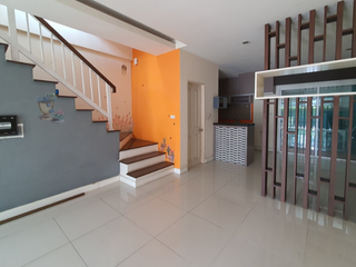 For sale 3 bedrooms townhouse in Bang Kapi, Bangkok