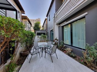 Casa en alquiler de 5 habitaciones en Taling Chan, Bangkok