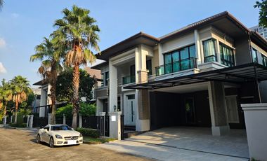For rent 5 bedrooms house in Taling Chan, Bangkok