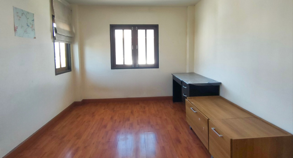 Casa en venta de 3 habitaciones en Lat Krabang, Bangkok