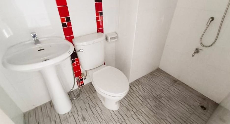 For sale 1 bed retail Space in Mueang Nakhon Ratchasima, Nakhon Ratchasima