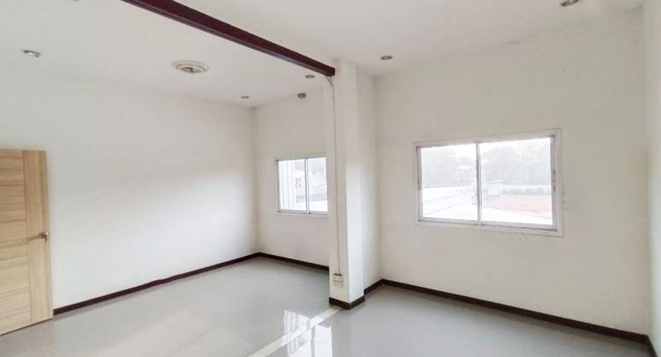 For sale 1 bed retail Space in Mueang Nakhon Ratchasima, Nakhon Ratchasima