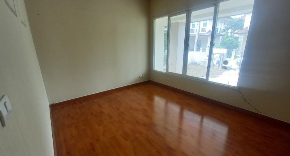 Haus zum Kauf mit 3 Zimmer in Bang Kruai, Nonthaburi
