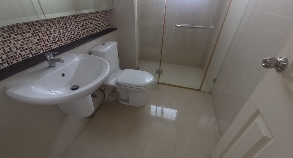 Haus zum Kauf mit 3 Zimmer in Bang Kruai, Nonthaburi