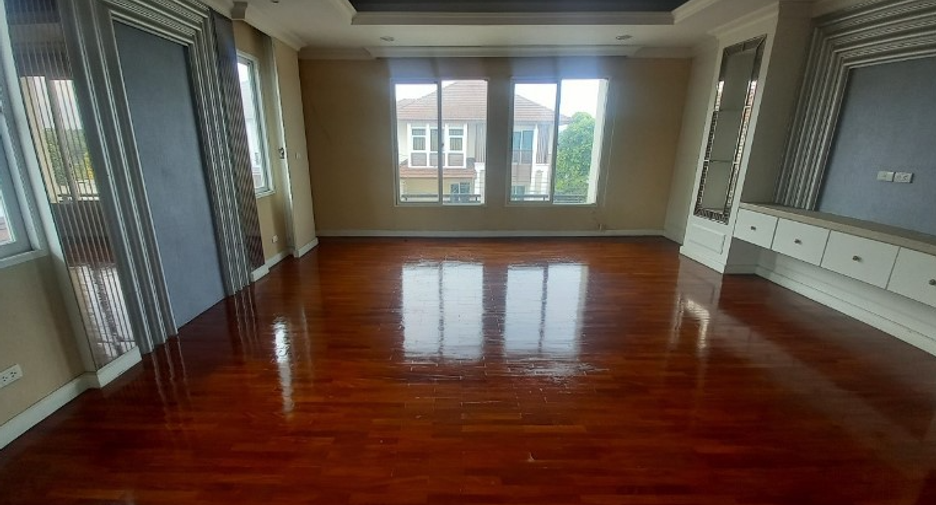 Haus zum Kauf mit 3 Zimmer in Bang Kruai, Nonthaburi