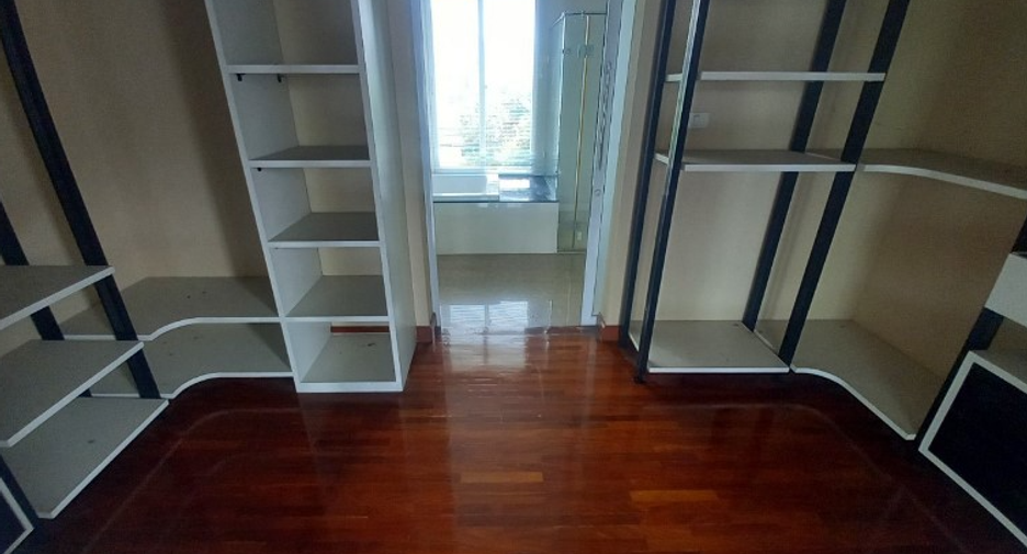 Haus zum Kauf mit 3 Zimmer in Bang Kruai, Nonthaburi